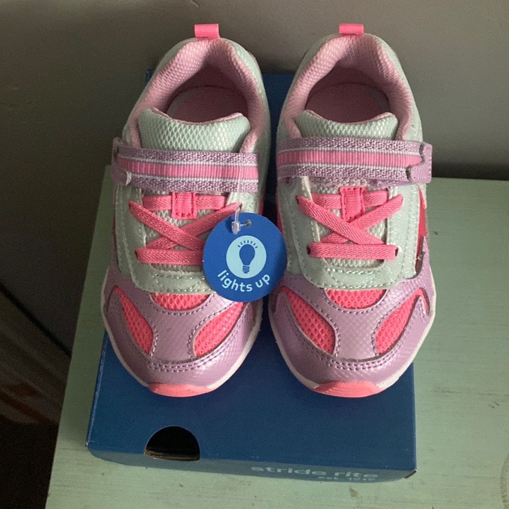 Stride Rite toddler girl light up shoes 7.5W